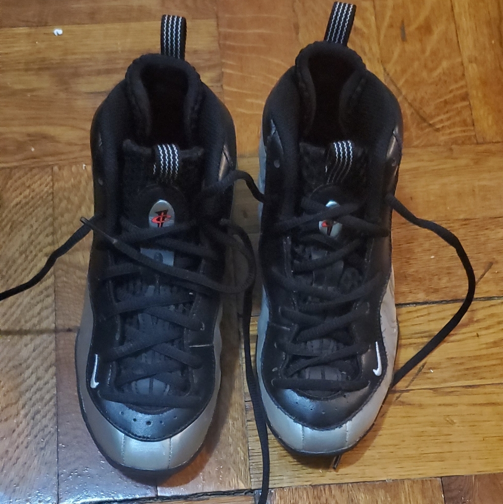 Nike silver foam posits